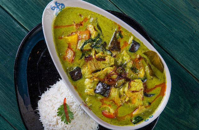Zielone curry z ryzem